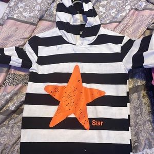 I’m selling this strip dress